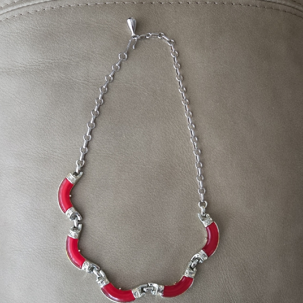 Vintage Coro Signed Red Moonglow and Silver Color Chain Necklace 17 Inches Long